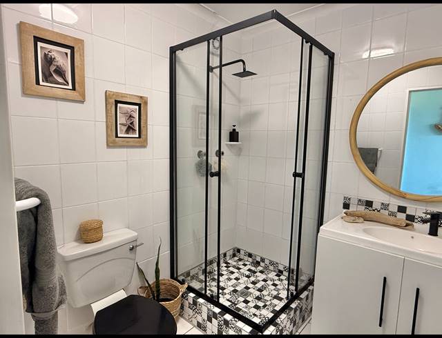 2 BEDROOM APARTMENT SOLD IN WEST BEACH